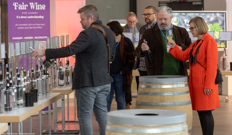 Die Ausgezeichneten Weine wurden beim PreEvent der neunen Weinmesse EuroVino der Messe Karlsruhe zur Verkostung bereitgestellt.